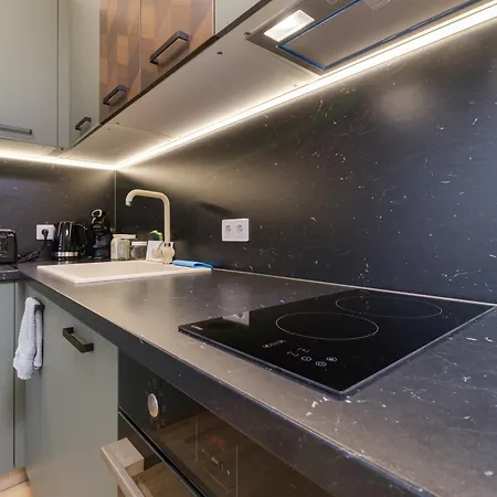 Апартаменты Modern 1-bedroom With Free Parking