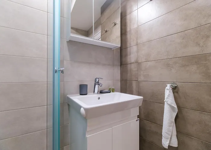 Modern 1-bedroom With Free Parking 普罗夫迪夫