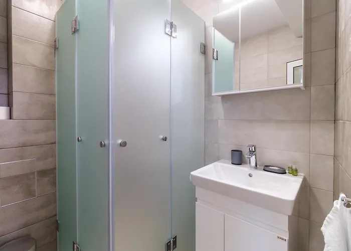 Modern 1-bedroom With Free Parking 公寓