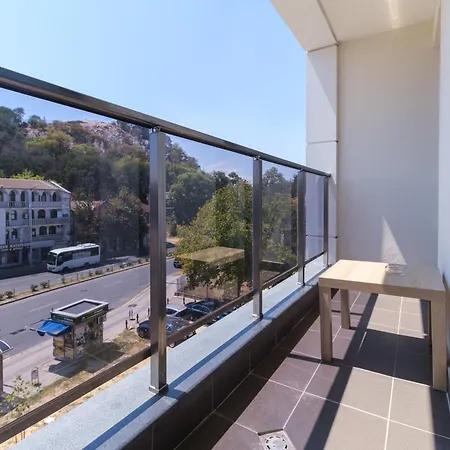 Apartment Modern 1-bedroom With Free Parking