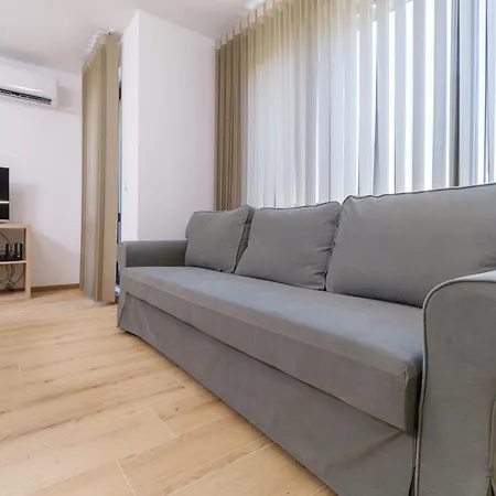 Modern 1-bedroom With Free Parking Apartment