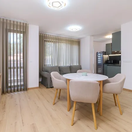 Modern 1-bedroom With Free Parking Apartment