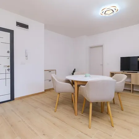 Apartment Modern 1-bedroom With Free Parking *