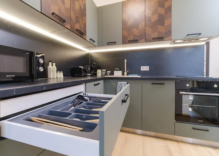 Modern 1-bedroom With Free Parking Apartment *